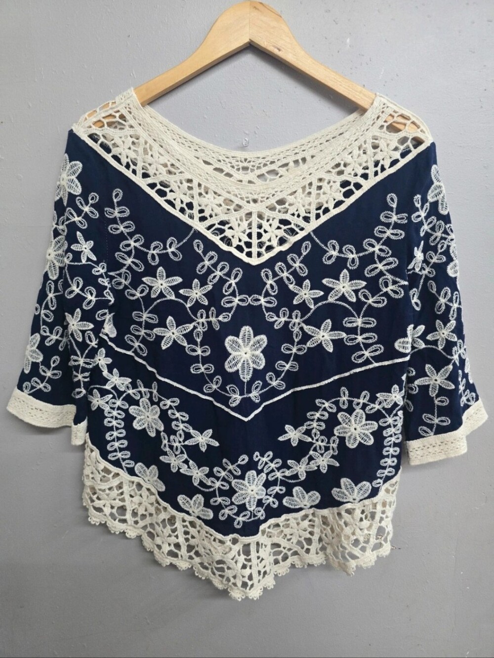 Solitaire Floral Embroidered Boho Blouse